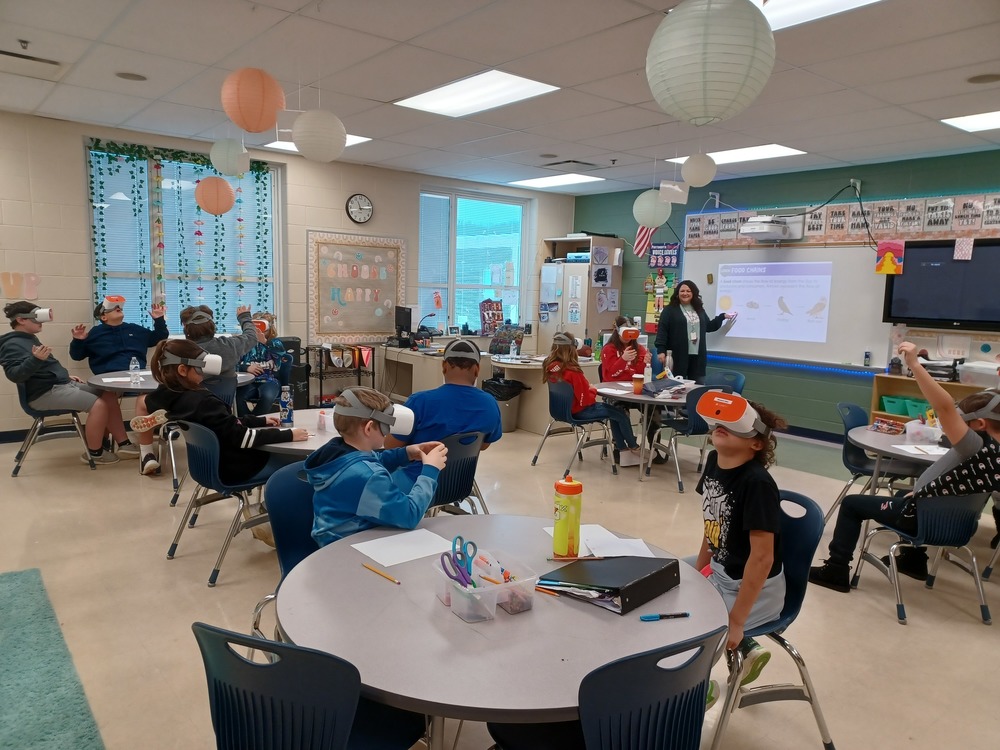 Elementary students explore learning through VR