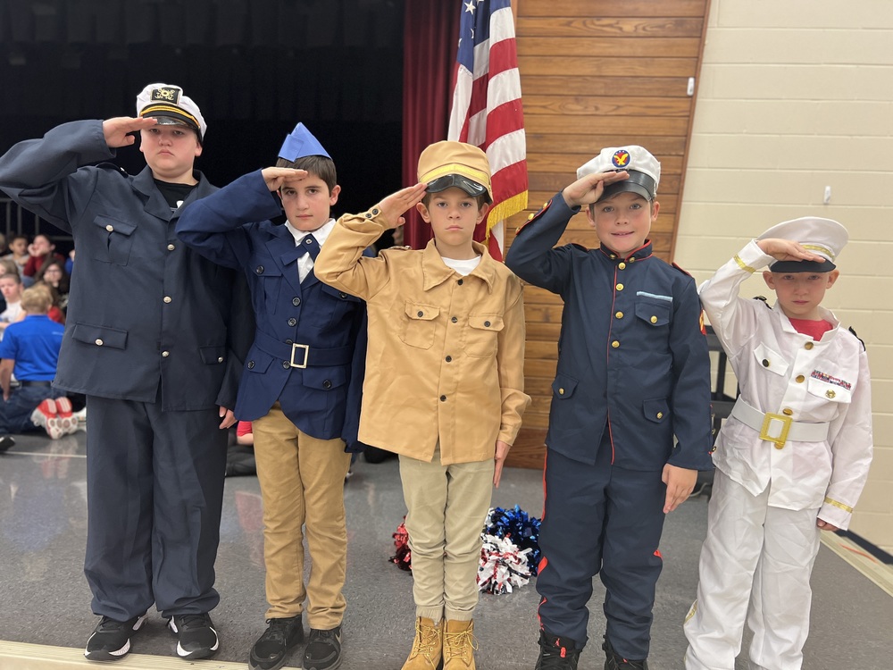 Portsmouth Elementary students celebrate veterans