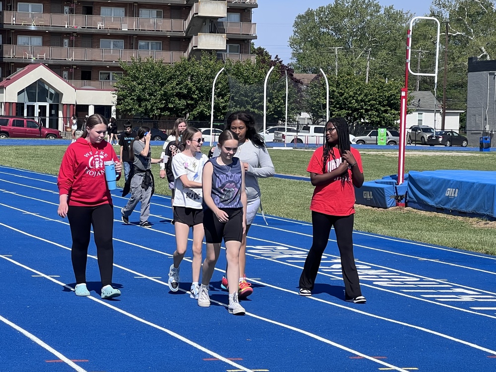 Portsmouth students join in Walk-a-thon for Steven A. Hunter Hope Fund