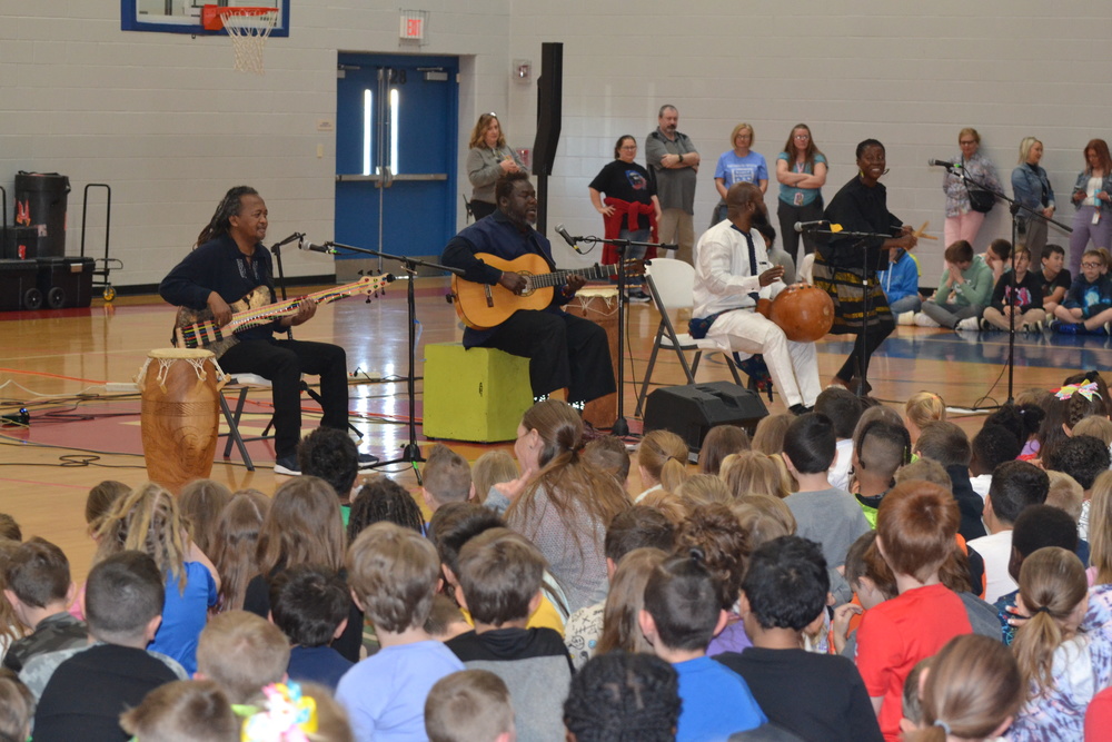 Ghanaian musician performs for Portsmouth elementary students